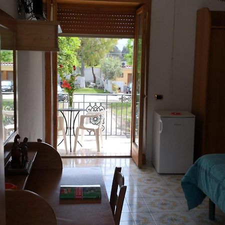 Villaggio "Camping Pompei" Bungalow Ngoại thất bức ảnh